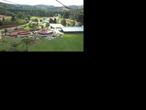 Centro de Lazer Tarundu: Diversão para Toda a Família