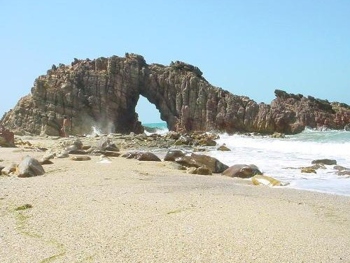 Descubra a Magia da Pedra Furada em Jericoacoara: Um Tesouro Natural Imperdível!