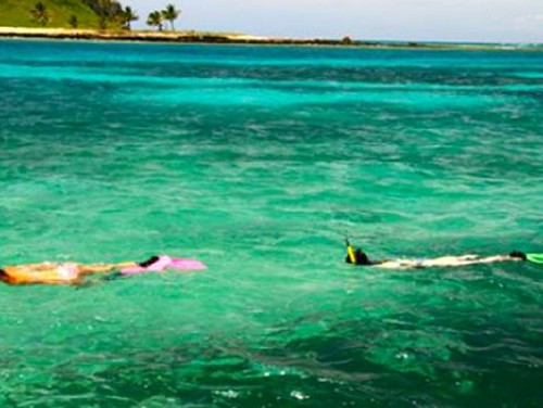 Visita ao Parque Nacional Marinho dos Abrolhos. Mergulho Garrafa ou Snorkel