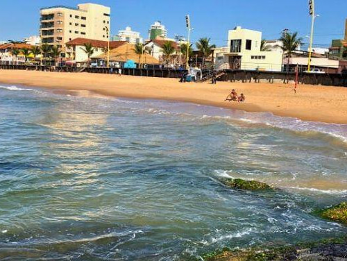 Praia dos Cavaleiros em Macaé-RJ: Um Paraíso para Relaxamento e Lazer